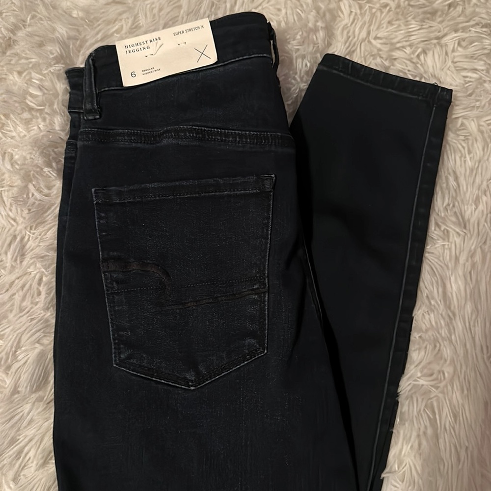 Nwt American eagle high rise jegging, super stretch in dark blue size 6